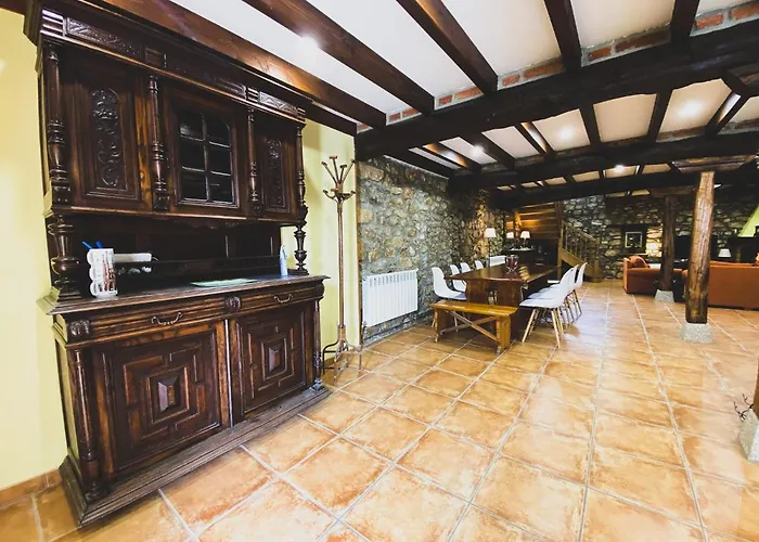 La Casa Del Pendo * Escobedo